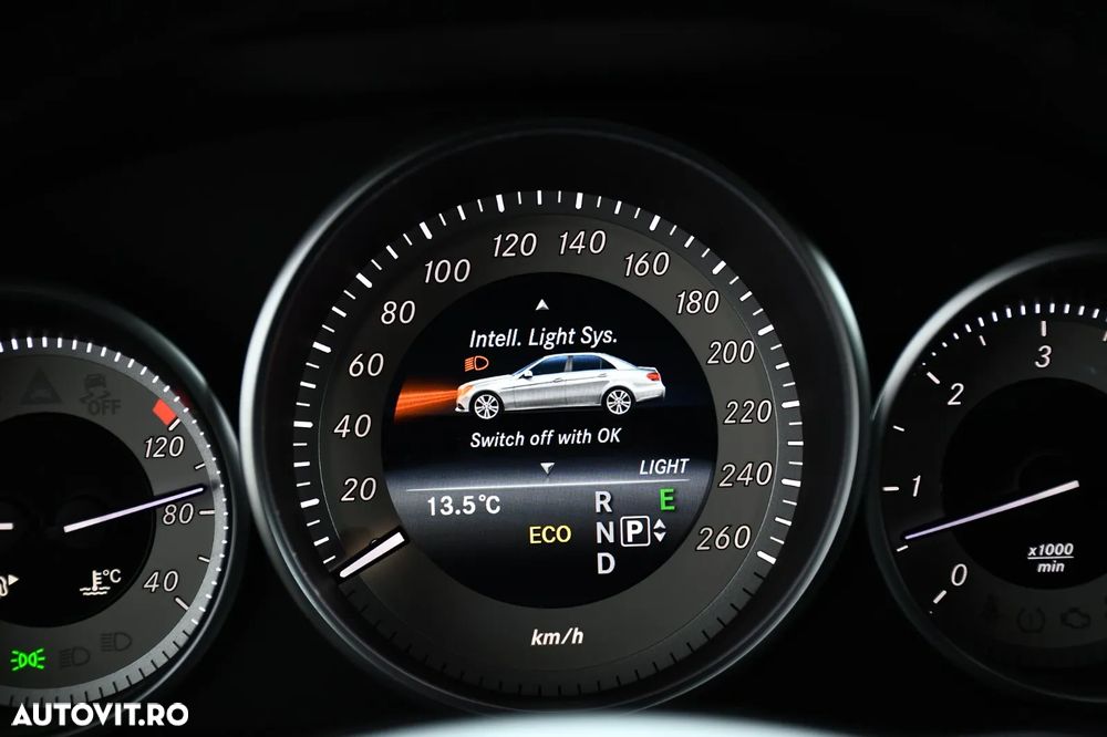 Mercedes-Benz E 300 BLUETEC 7G-TRONIC Avantgarde - 23