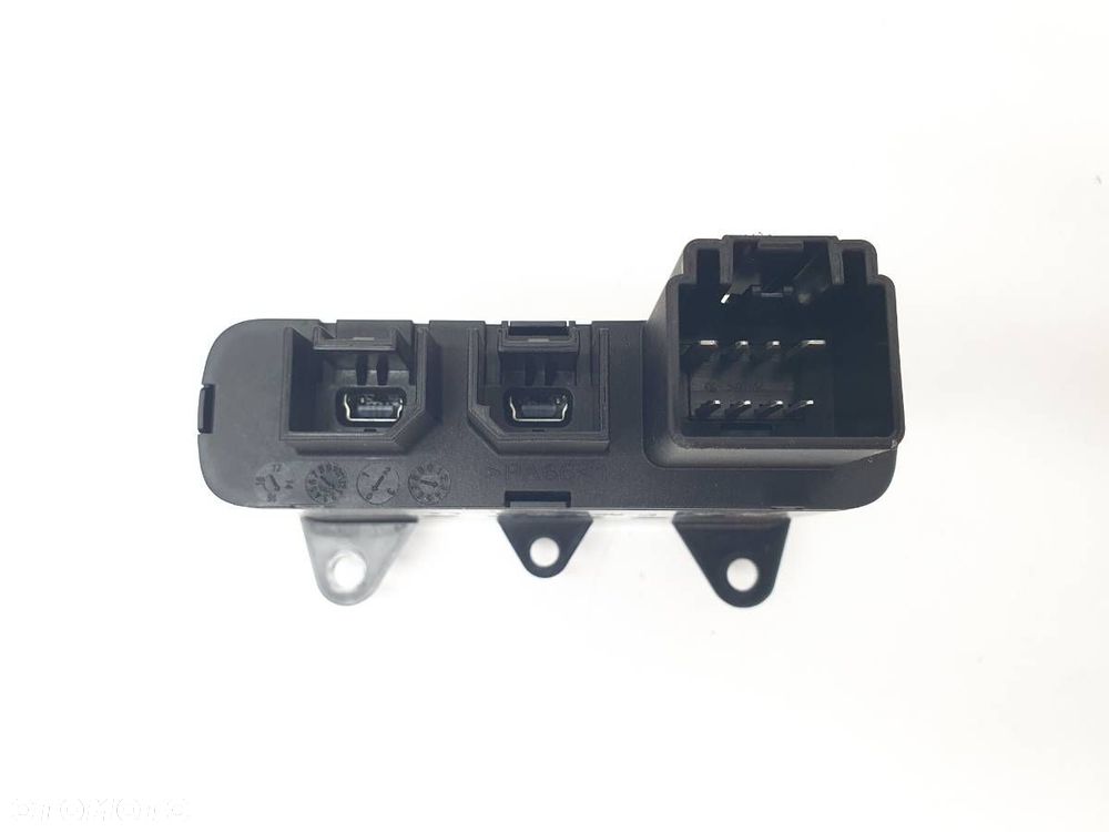 GNIAZDO PORT USB JEEP GRAND CHEROKEE IV WK2 68141322AA ORYGINAŁ - 3