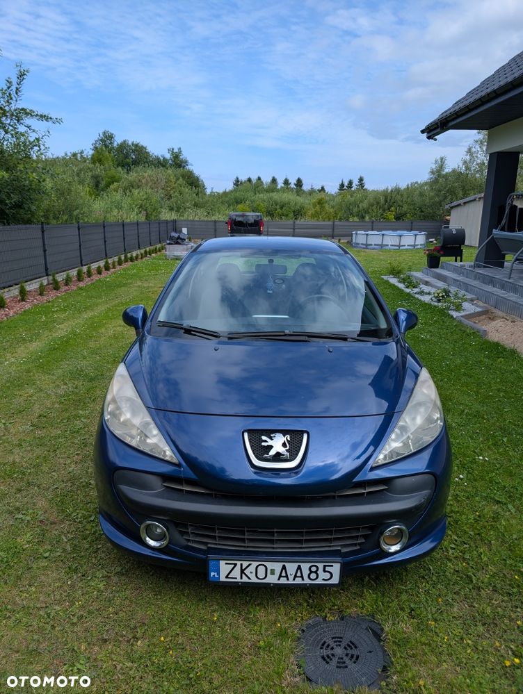 Peugeot 207 - 1