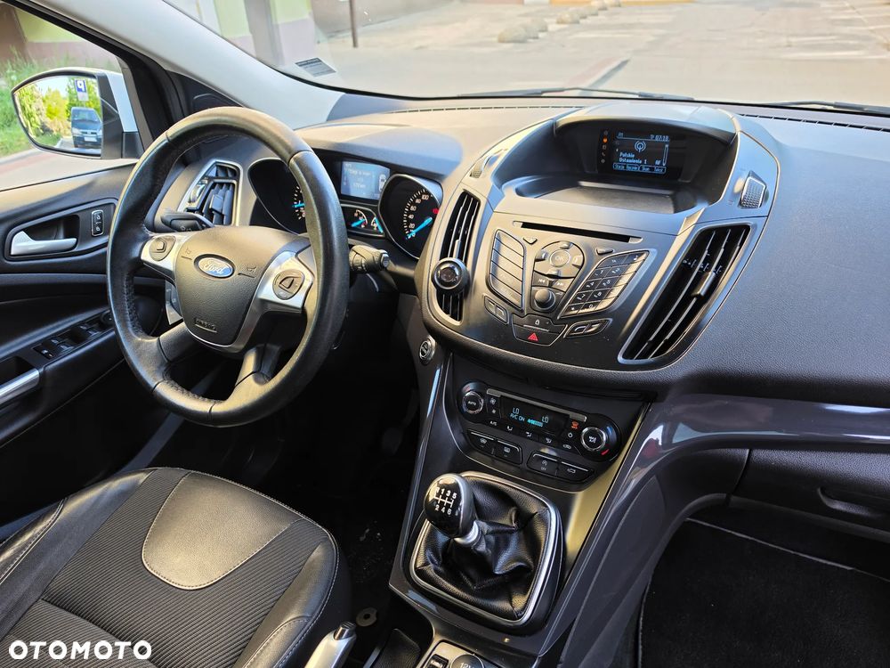 Ford Kuga 1.6 EcoBoost 2x4 Titanium - 8