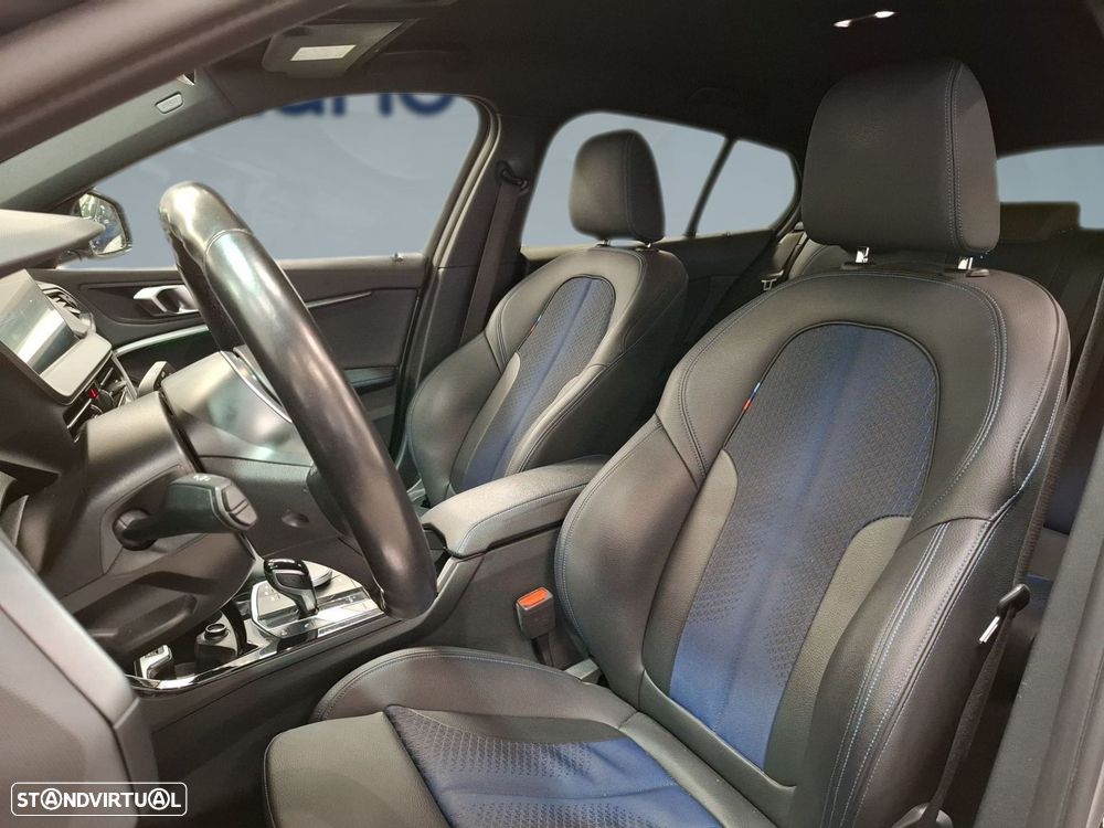 BMW 116 d Pack 50 anos M Auto - 11