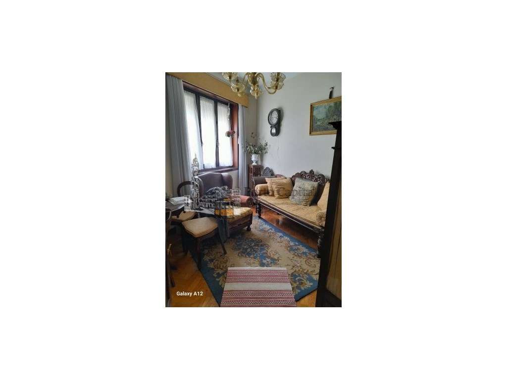 EXCELENTE MORADIA T5+1 PARA INVESTIR, COM GARAGEM, ARRUMOS E QUINTA... - Grande imagem: 2/29