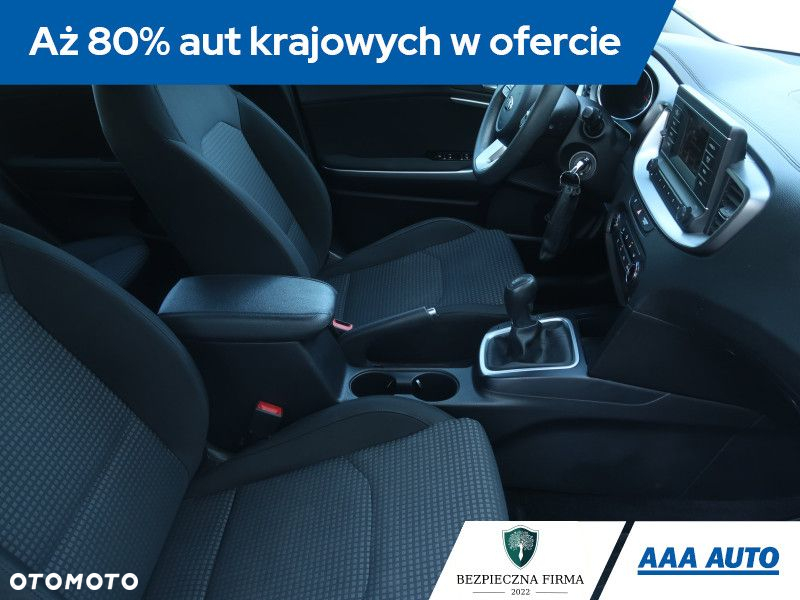 Kia Ceed - 10