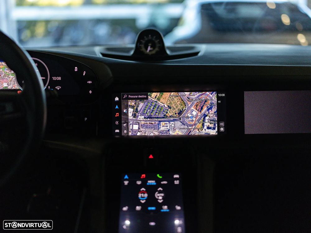 Porsche Taycan Cross Turismo 4 - 46