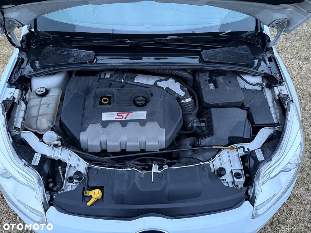 Ford Focus 2.0 EcoBoost ST mit Leder-Sport-Paket - 7