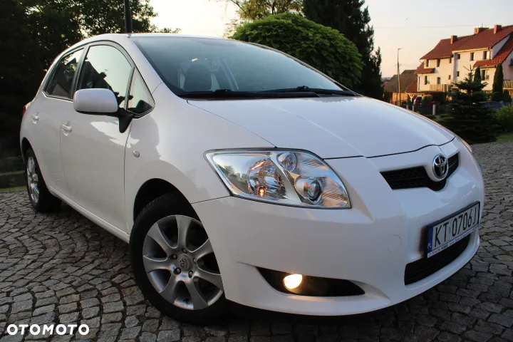 Toyota Auris 1.33 VVT-i Premium + - 23
