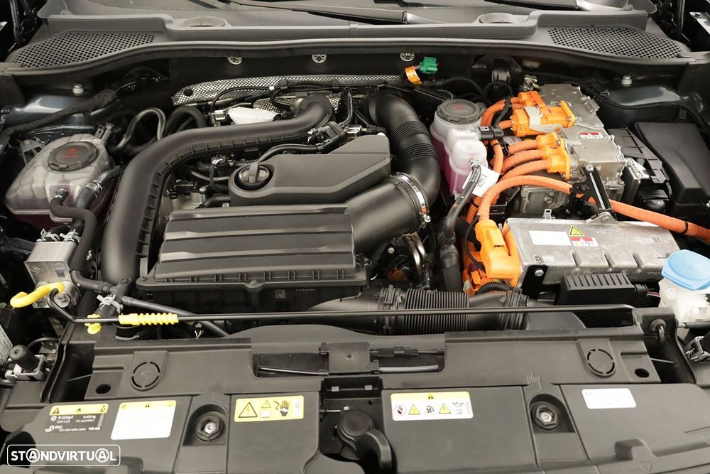 Cupra Formentor 1.5 e-Hybrid DSG - 25