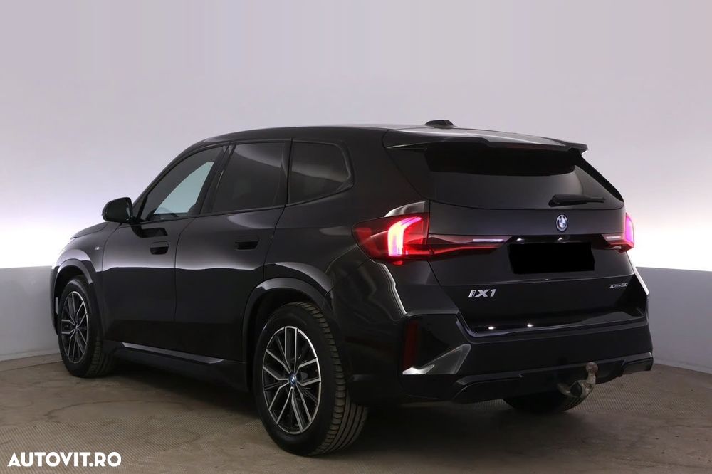 BMW iX1 xDrive30 M Sportpaket - 4