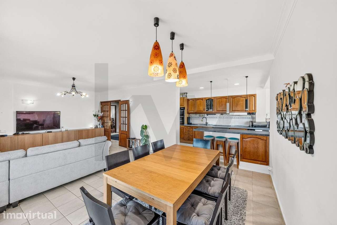 Apartamento T3 com 2 varandas e BOX - Grande imagem: 2/25