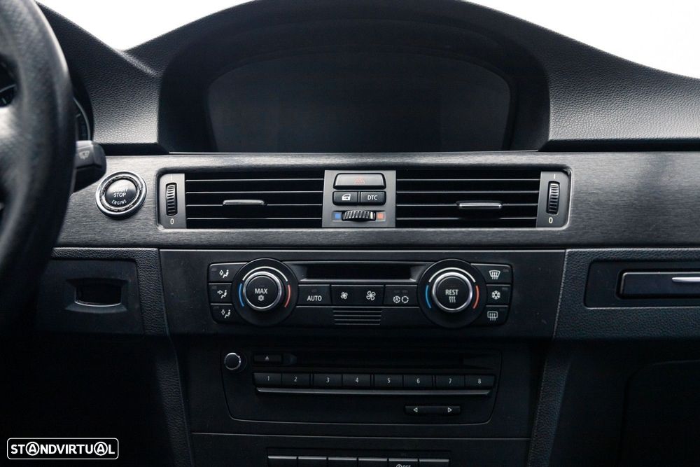 BMW 320 d Coupe - 30