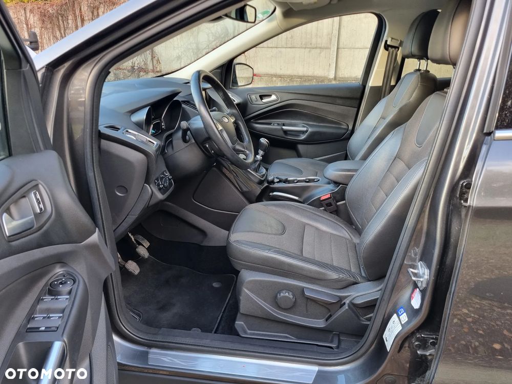 Ford Kuga 1.5 EcoBoost 2x4 Titanium - 8