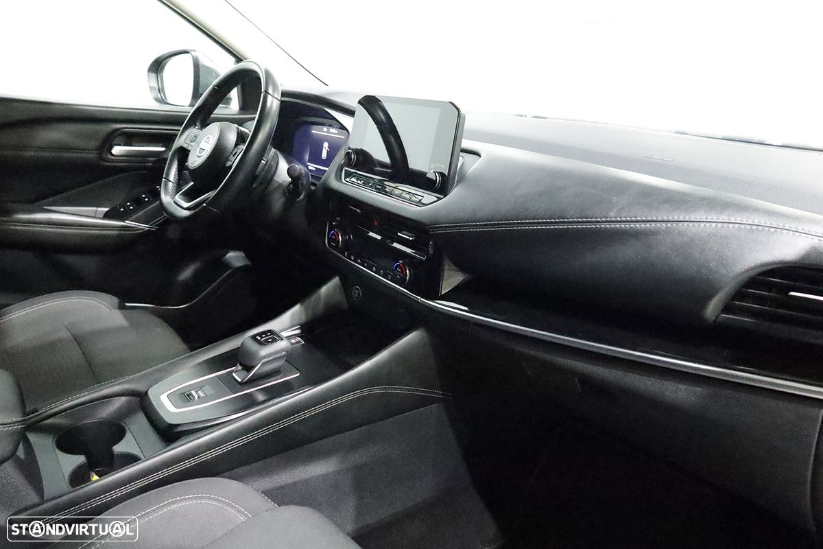 Nissan Qashqai 1.3 DIG-T N-Connecta Xtronic - 23