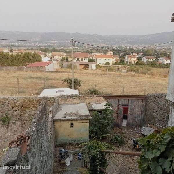 Moradia em Chaves Recuperar 400m

Sta Cruz / Trindade - Grande imagem: 5/7