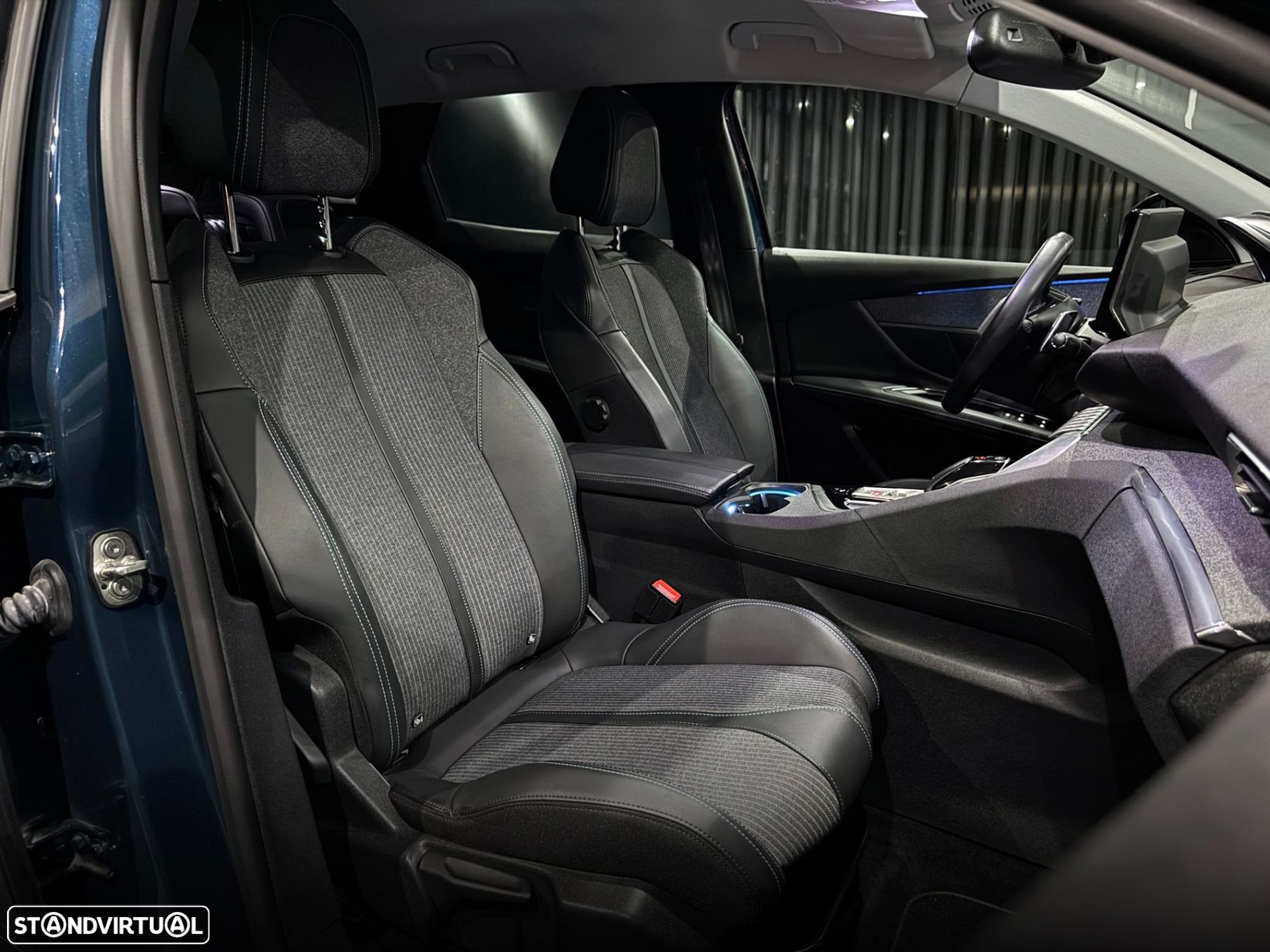 Peugeot 3008 1.2 PureTech Allure Pack EAT8 - 37
