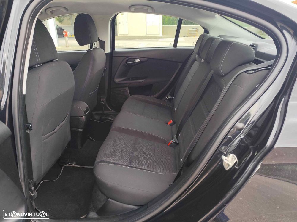 Fiat Tipo Sedan 1.3 M-Jet Lounge - 18