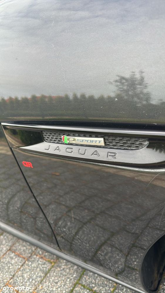 Jaguar XE 2.0 D R-Sport - 19