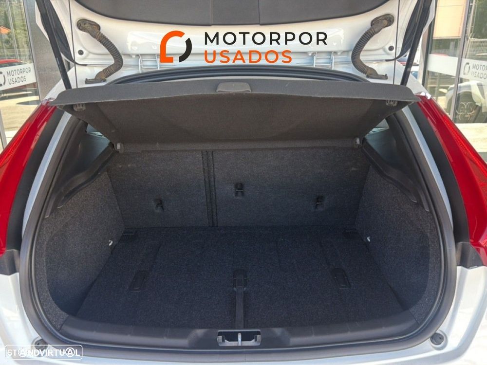 Volvo V40 - 6