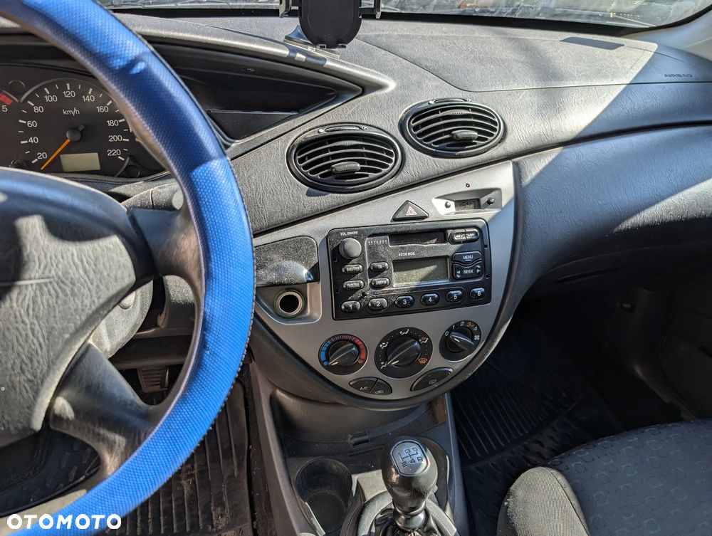 Ford Focus 1.8 Di Ambiente - 8
