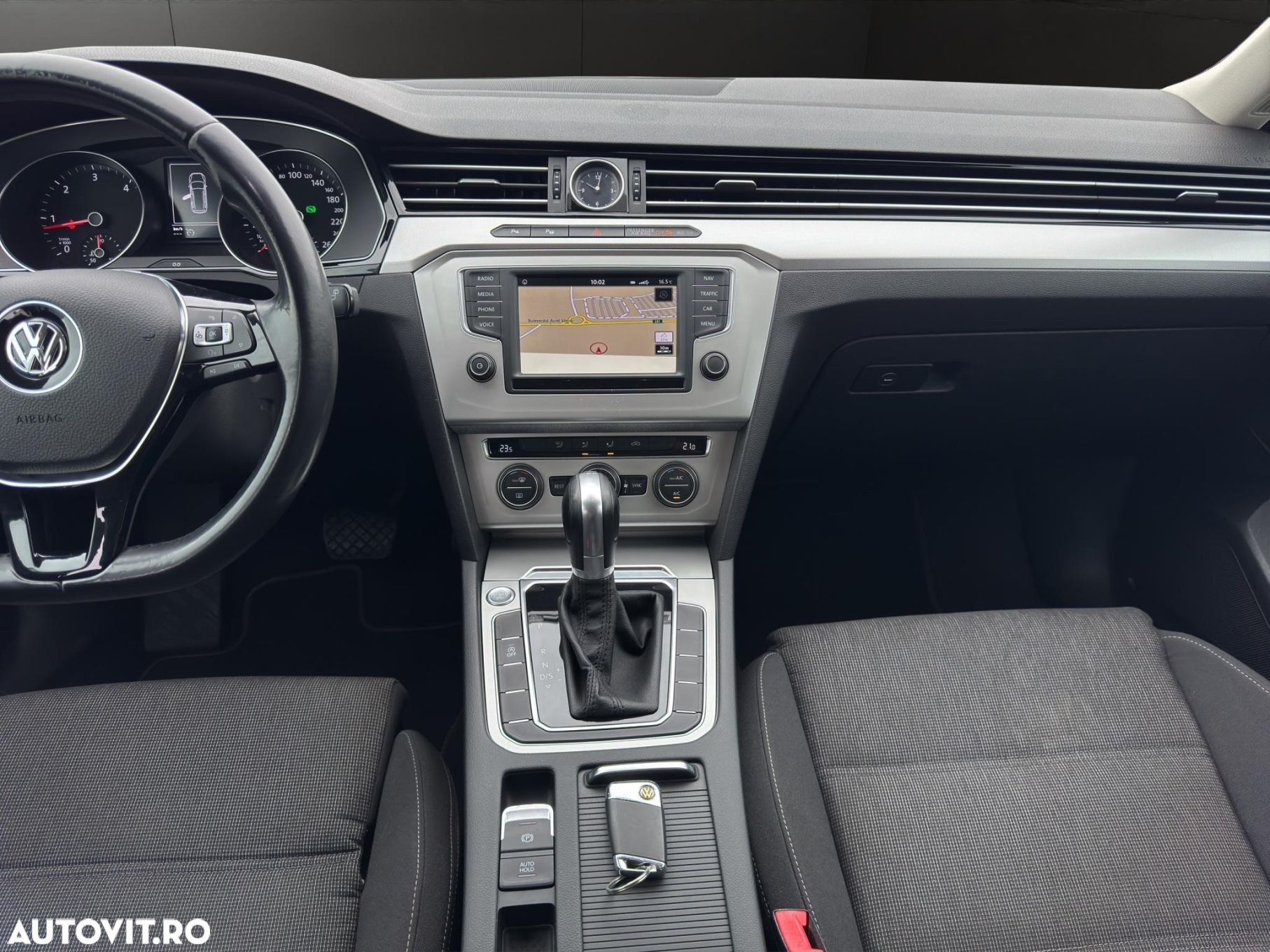 Volkswagen Passat - 9