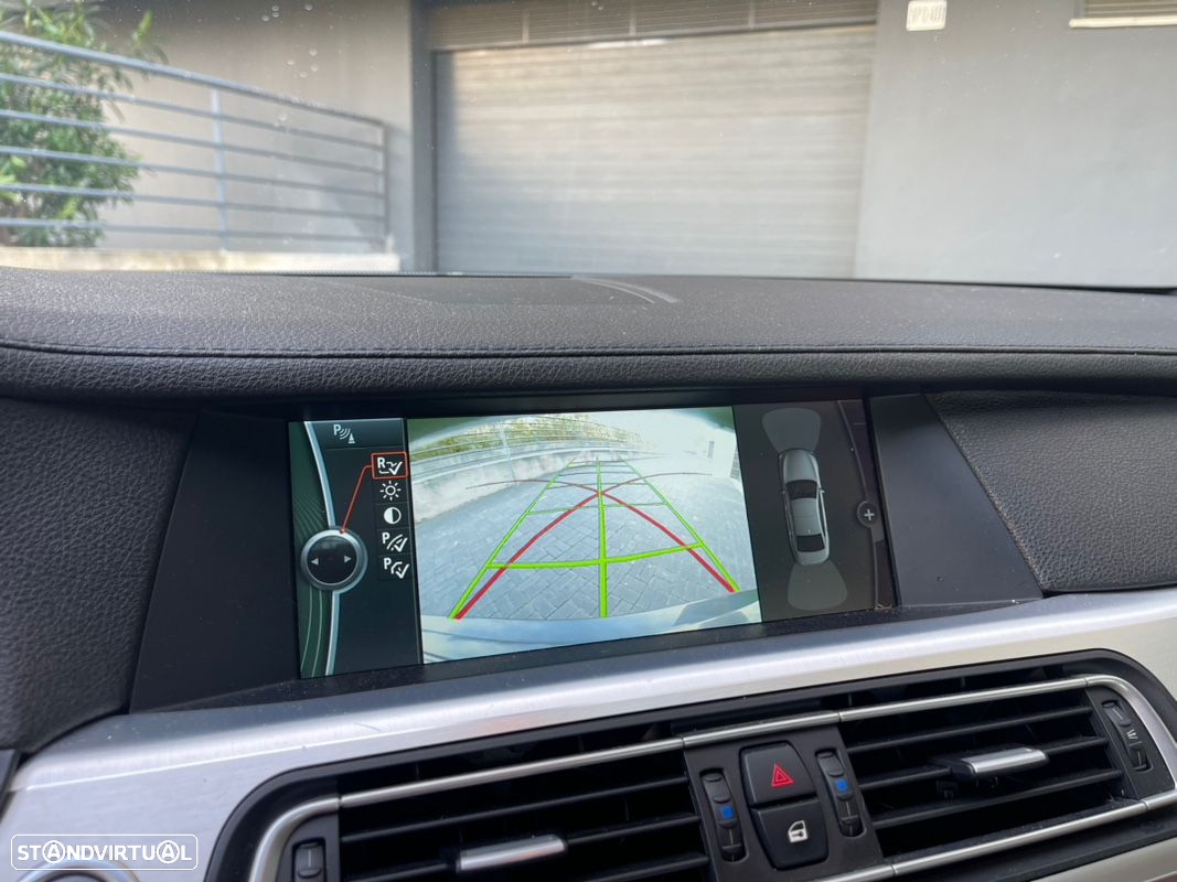 BMW 740 d Pack M - 18