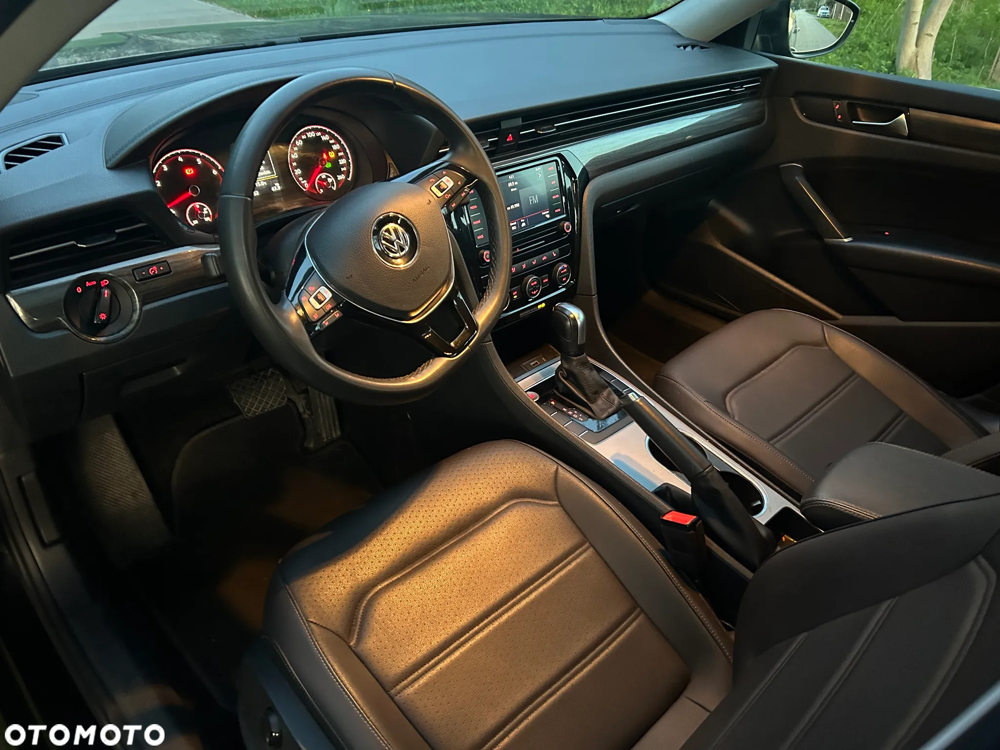 Volkswagen Passat 2.0 TSI Business DSG - 9
