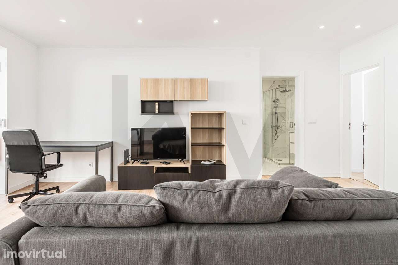 T2 ao lado do McDonald's Queluz - Grande imagem: 5/19