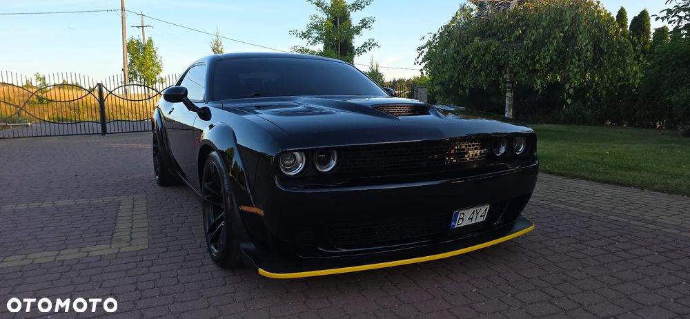 Dodge Challenger - 2
