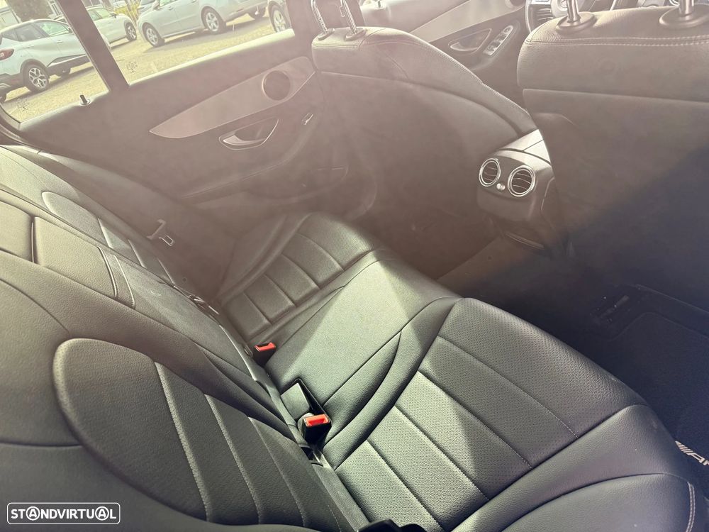 Mercedes-Benz C 300 h AMG Line - 23