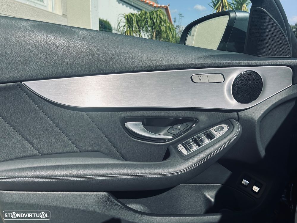 Mercedes-Benz C 300 e T 9G-TRONIC AMG Line — fotografia 15
