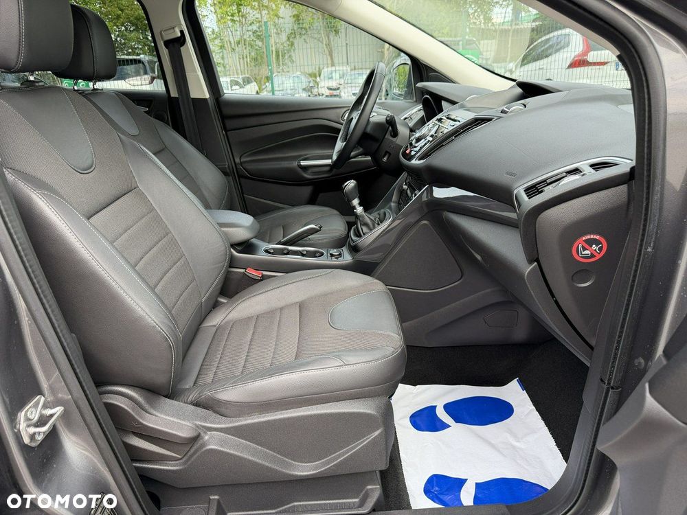 Ford Kuga - 27