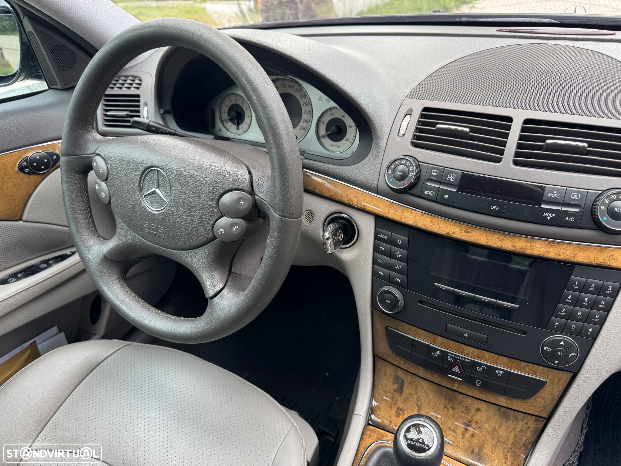 Mercedes-Benz E 220 CDi Avantgarde - 11