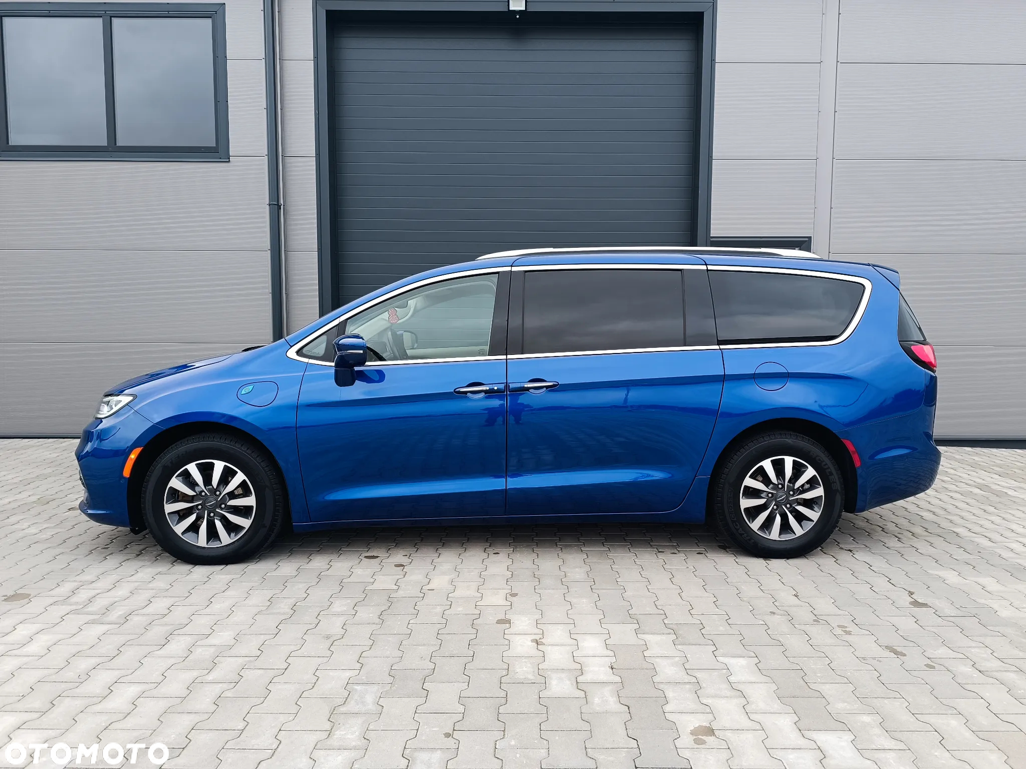 Chrysler Pacifica - 5