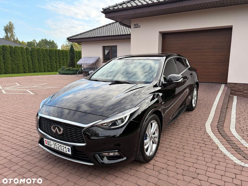 Infiniti Q30 2.2d DCT AWD Sport - 9