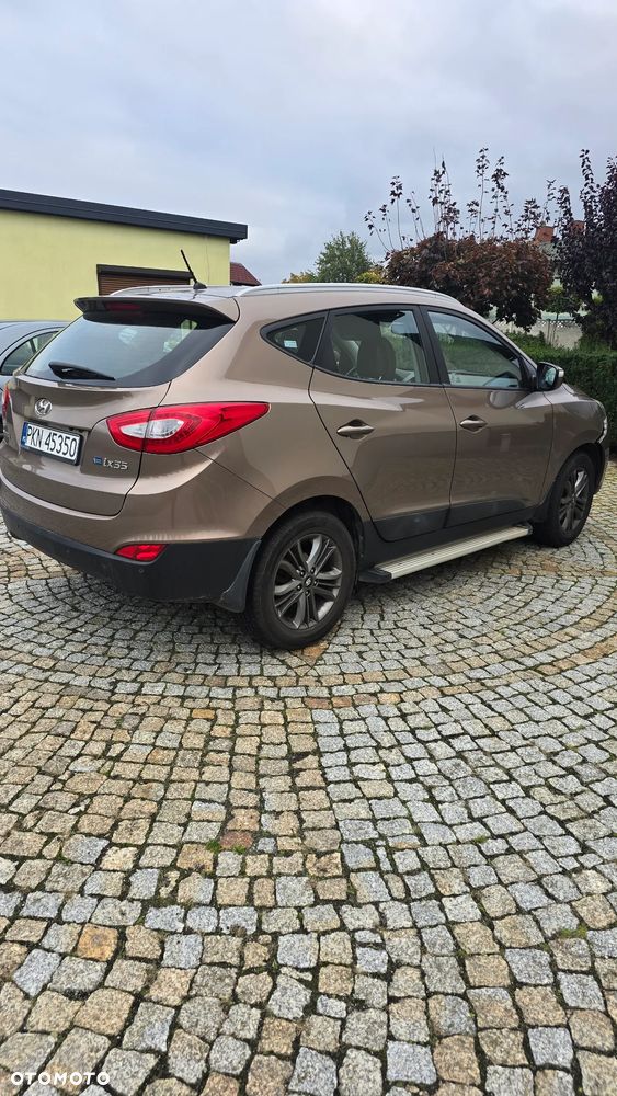Hyundai ix35 ver-1-6-2wd-fifa-world-cup-edition - 8