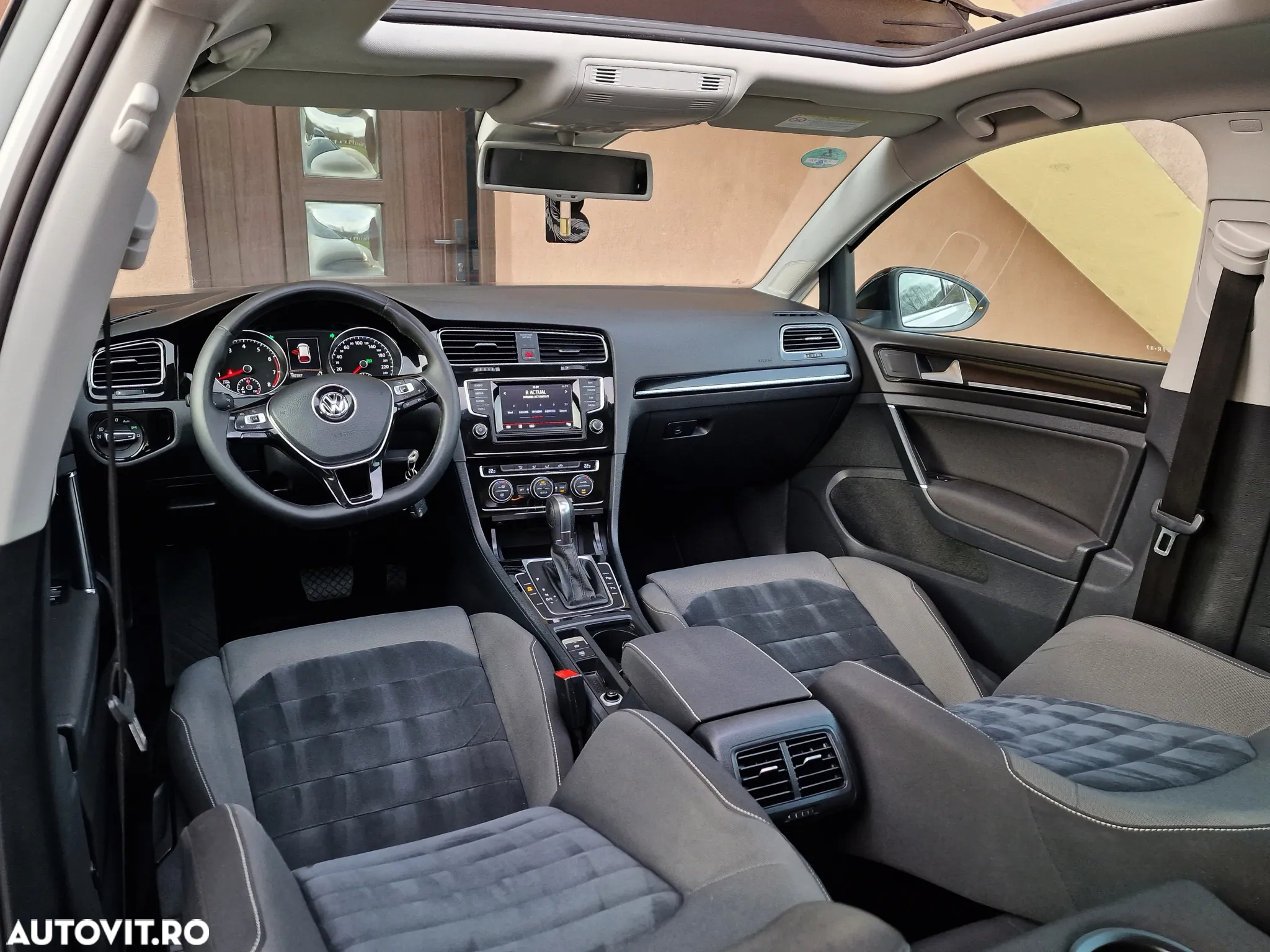 Volkswagen Golf 1.4 TSI BlueMotion Technology DSG Highline - 33