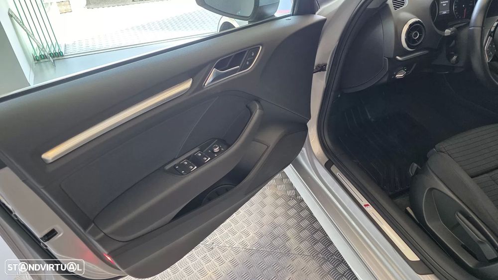 Audi A3 Limousine 1.6 TDI S-line - 35