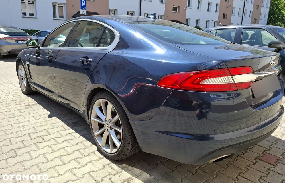 Jaguar XF 3.0 V6 D Premium Luxury - 4