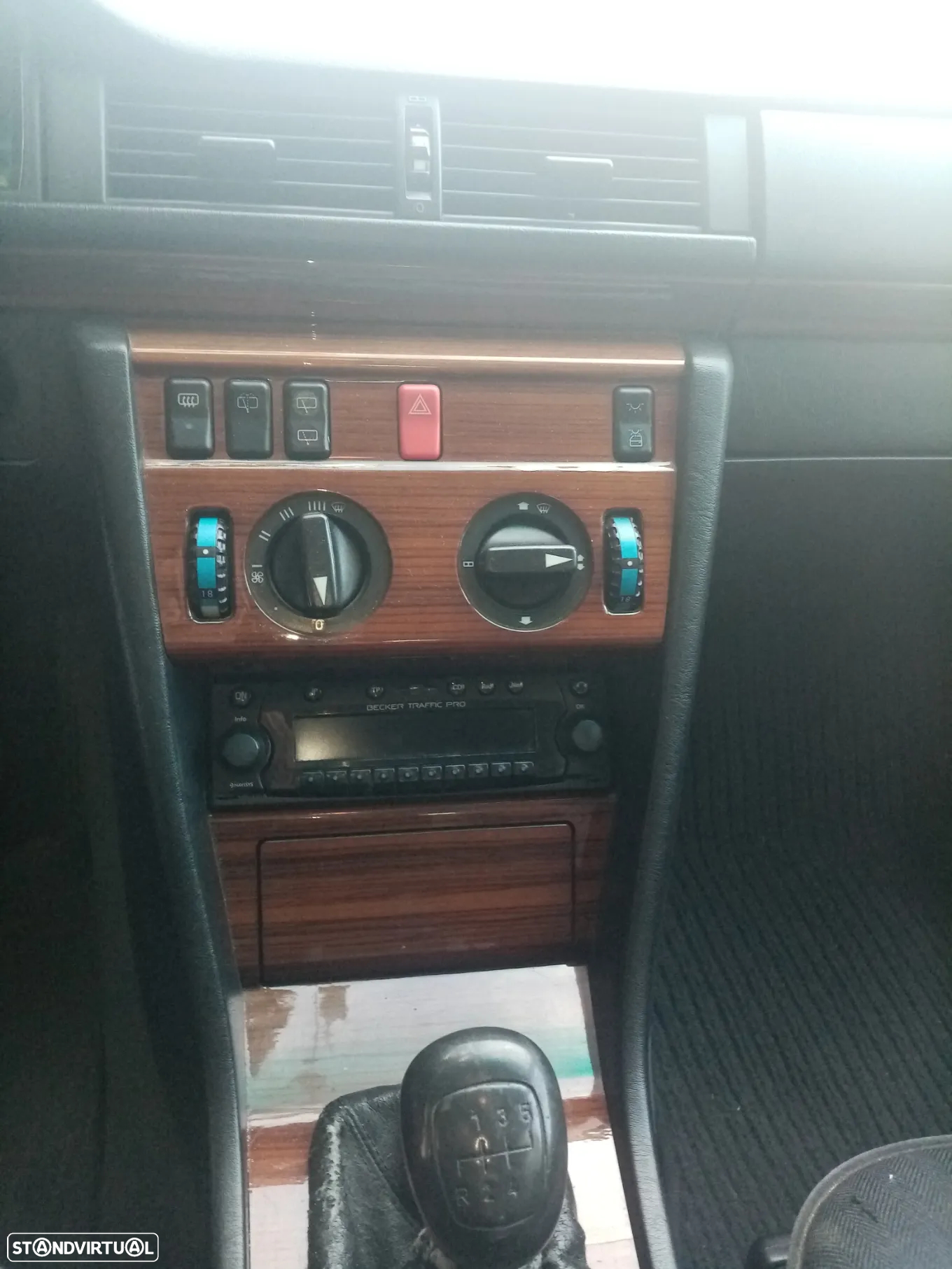 Mercedes-Benz 250 TD - 9