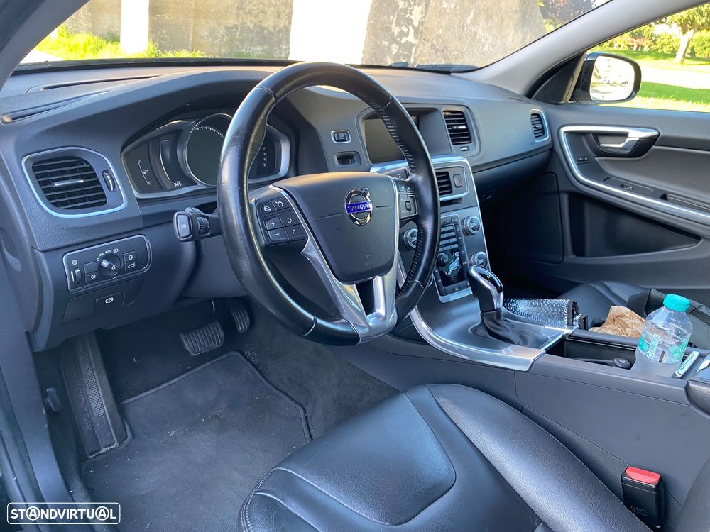Volvo V60 D4 Geartronic Black Line - 10