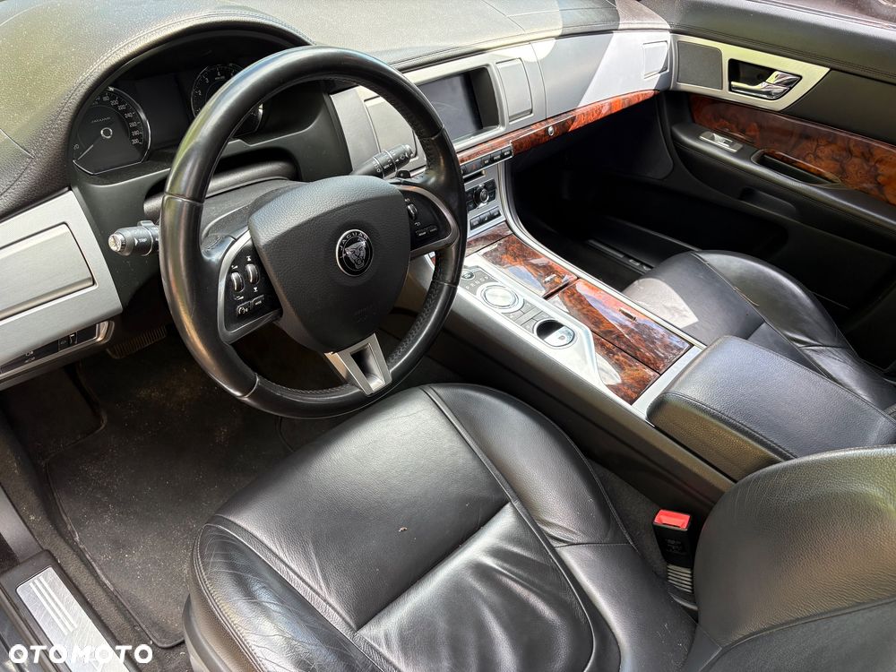 Jaguar XF - 7