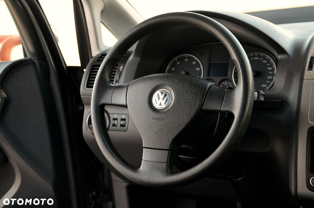 Volkswagen Touran - 13