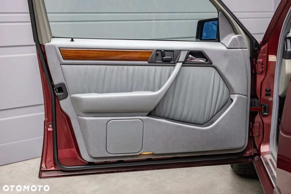 Mercedes-Benz Klasa E - 15