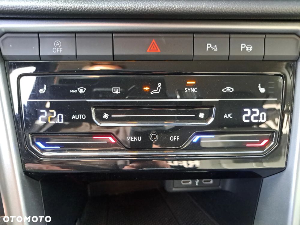 Volkswagen T-Roc - 18