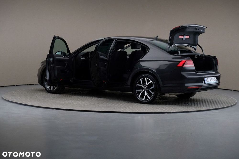 Volkswagen Passat 2.0 TSI Business DSG - 7