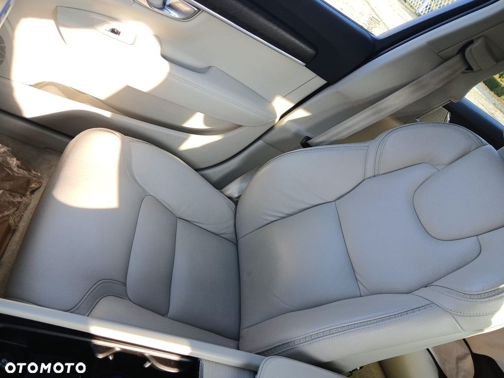 Volvo V90 Cross Country D4 AWD - 24