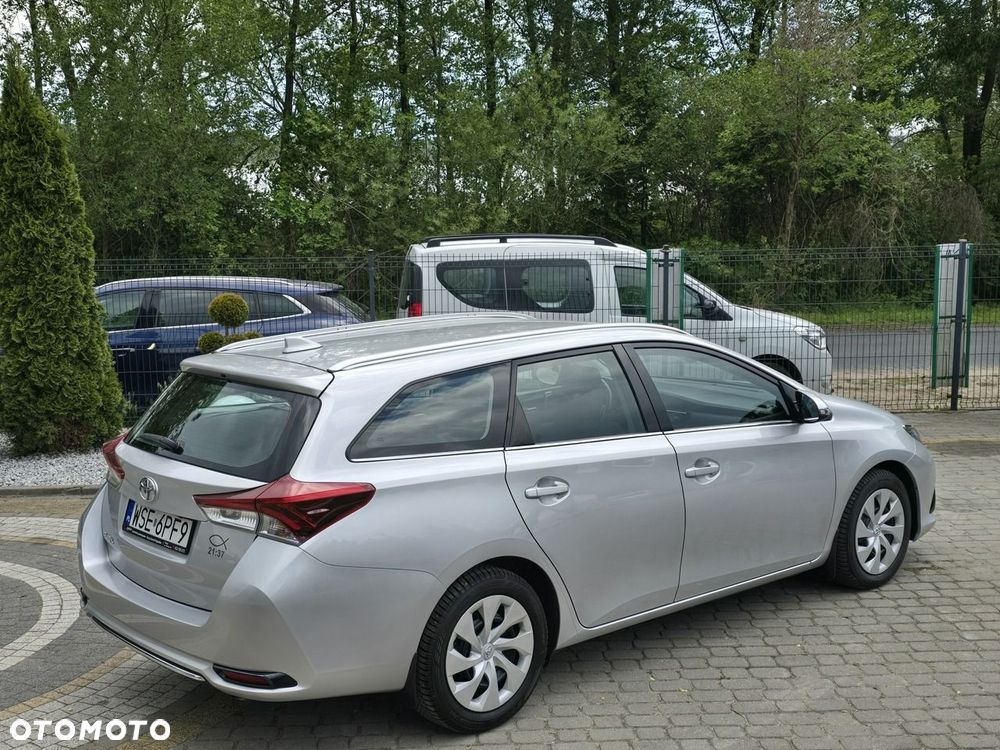 Toyota Auris - 14