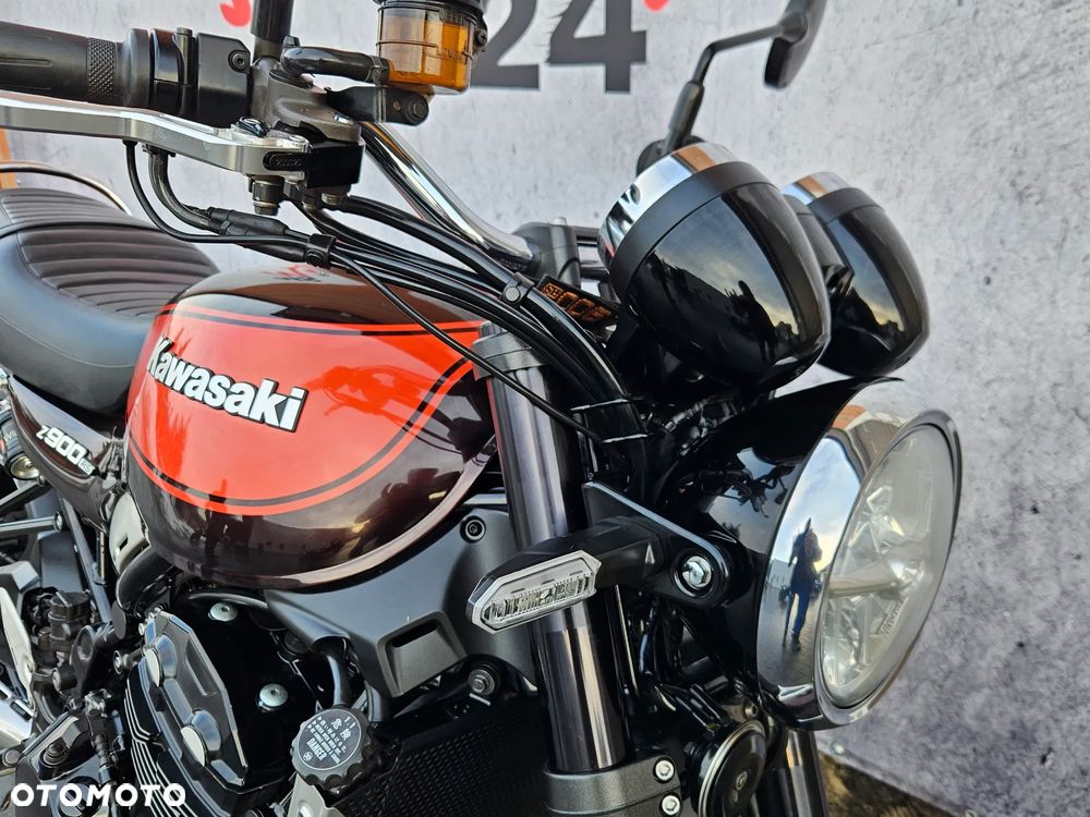 Kawasaki Z 900 RS - 9