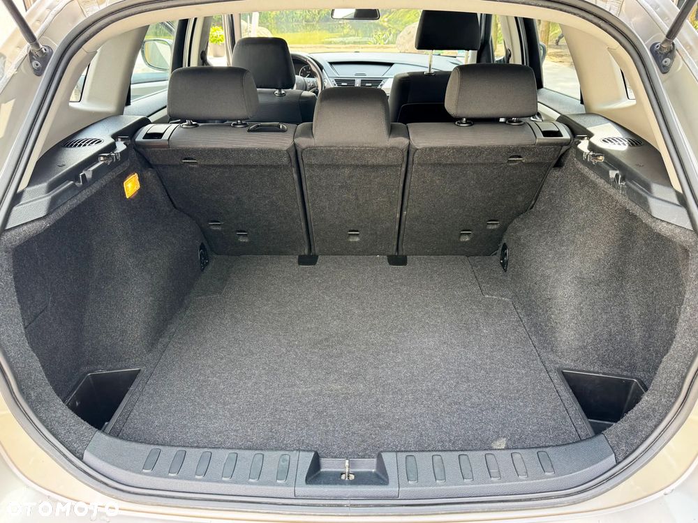 BMW X1 sDrive18d Sport Line - 38