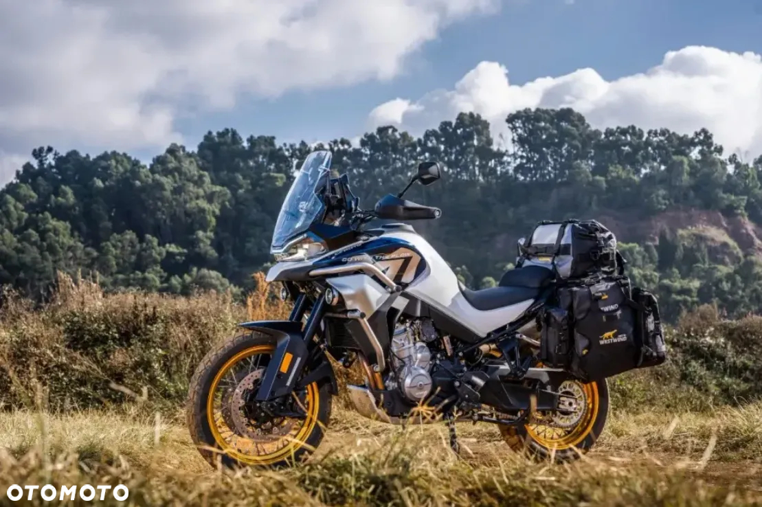 CFMoto MT - 14