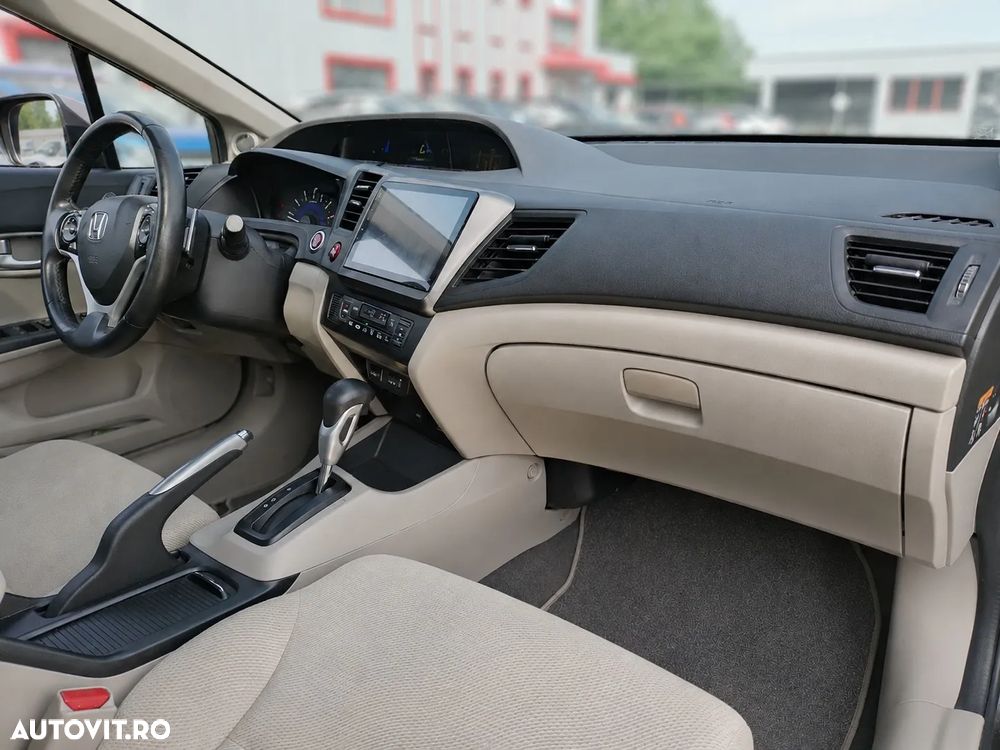 Honda Civic 1.8 i-VTEC AT Elegance - 18
